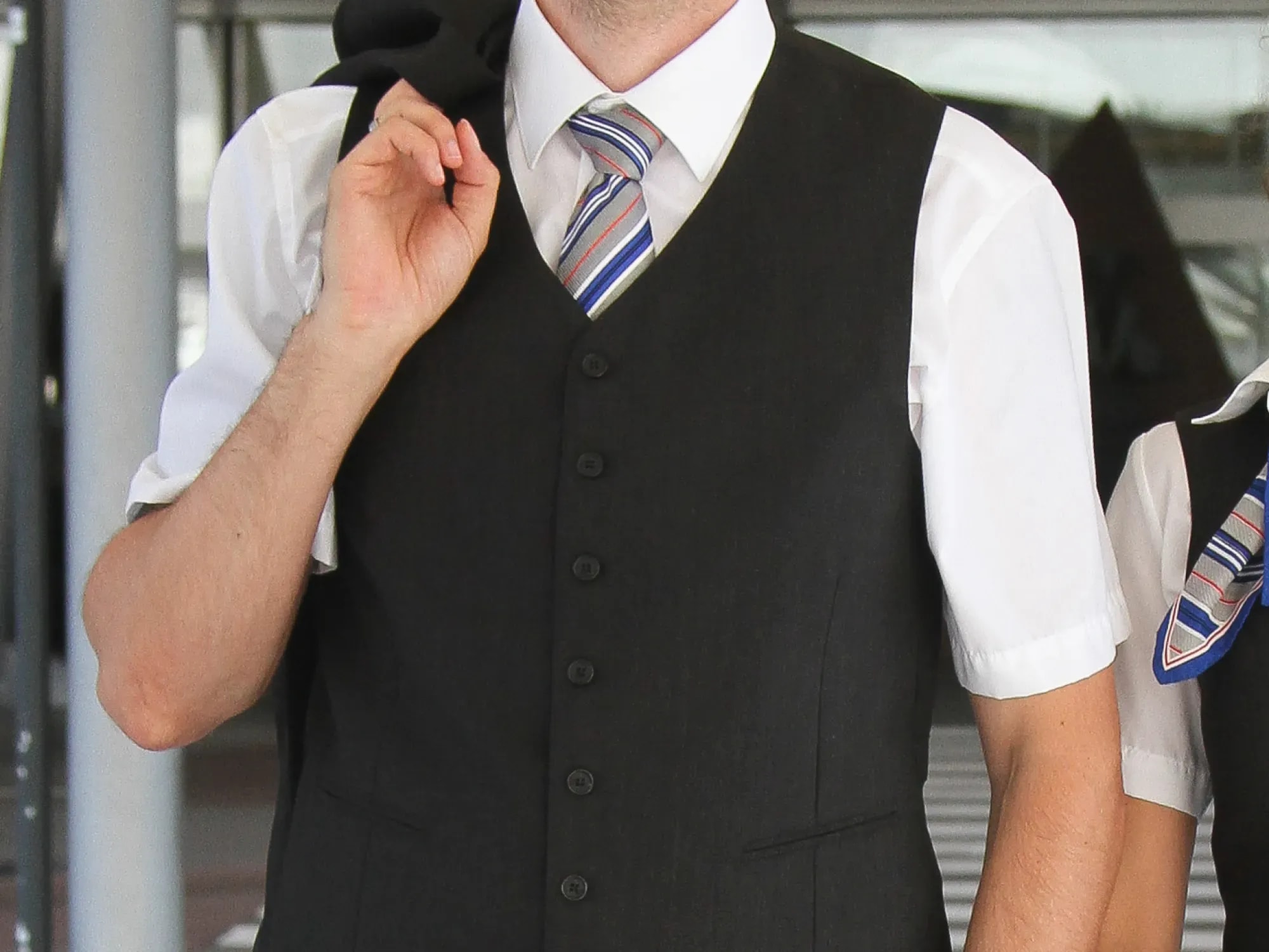 Anzüge & Hemden für Mitarbeiter – Professionelle Businesswear für Unternehmen