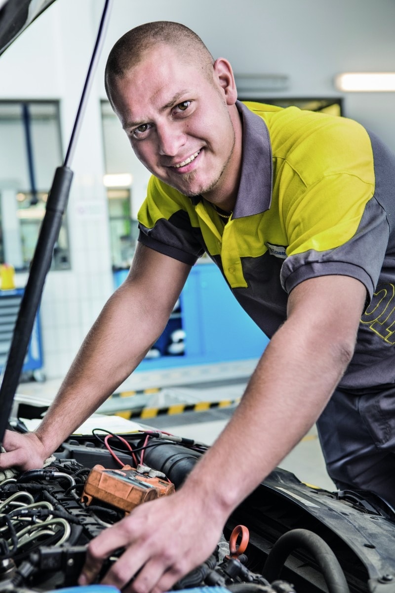 Arbeitskleidung für Industrie und Produktion – Corporate Wear für moderne Unternehmen an allen Standorten in Europa